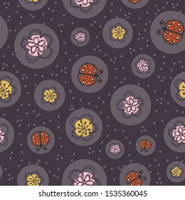 Modern Doodle Daisy and Ladybug Seamless Pattern. Hand Drawn Scribble Flower Repeat. Kawaii Dot Blossom Background. For Spring & Summer Textile, Packaging All Over Print. Cute Wallpaper Vector EPS10