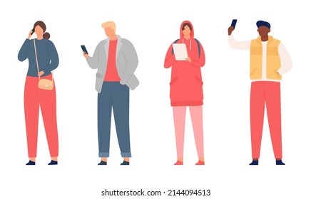 Personajes modernos y llanos, hombre y mujer joven con smartphones. Muchacho sacando una foto de selfie, chica hablando por teléfono móvil. Personas con atuendo casual con gadgets, persona con conjunto vectorial de tablet