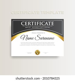 Diseño moderno de plantillas de certificado de color de gradiente. Certificado de logro con insignia de oro. Plantillas de vectores