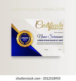 Diseño moderno de plantillas de certificado de color de gradiente. Certificado de logro con insignia de oro. Plantillas de vectores