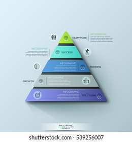 Plantilla moderna de diseño gráfico, gráfico triangular con 5 capas o niveles numerados, pictogramas y cuadros de texto. Concepto de jerarquía de necesidades. Ilustración vectorial para informe, presentación, afiche.