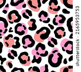 Modern leopard color, fur, vector seamless pattern in the style of doodles, hand-drawn