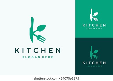 logotipos modernos para restaurantes o cocinas o monogramas o iniciales K con cuchillos, cucharas y tenedores