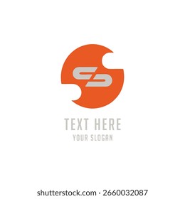 Logotipo de círculo naranja moderno con letras grises superpuestas "CS".
