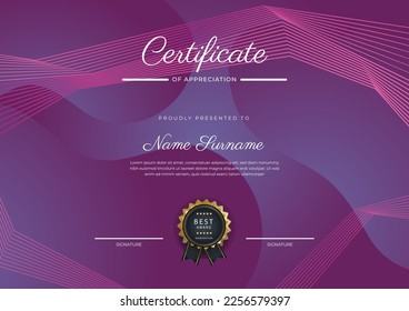 Modelo de premio moderno de certificado de logro rosa y morado con insignia y borde para empresas y empresas