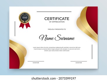 Plantilla moderna de certificado de oro rojo. Plantilla de certificado de apreciación. Limpie un certificado simple con insignia de oro. Plantilla de borde de certificado con un patrón geométrico elegante y de moda