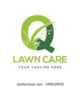 Concepto moderno de logotipo de cuidado de césped con carta inicial Q. Empresa de servicios de protección del medio ambiente de los jardines paisajistas