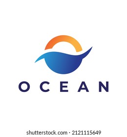 océano moderno y sencillo con el logotipo del sol