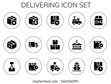 Moderno y simple conjunto de iconos llenos de vectores. Contiene como Empaquetamiento, Coche, Van, Contenedor, Entrega rápida, Envío y más iconos Totalmente Editables y Pixel Perfect.
