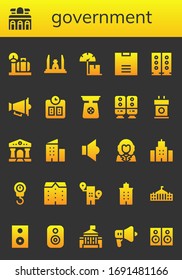 Moderno y simple conjunto de íconos llenos de vectores de gobierno. Contiene como Escala, Museo, Monumento a la Democracia, Altavoces, Altavoz, Tribune y más iconos Totalmente Editables y Pixel Perfect.