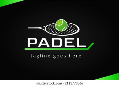 Diseño moderno de Tenis o Logo de Padel para su negocio, competencia o club. Logo del tenis. Logo de Padel con la pelota de tenis en la ilustración de la raqueta