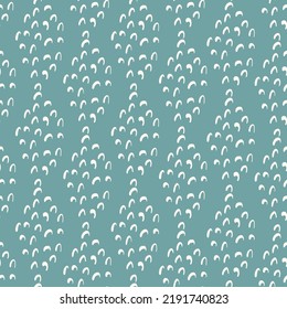 Fondo de patrón sin fisuras de la concha de vieira vectorial moderna. Fondo blanco innato de color rosa con conchas creadas a partir de ondas de doodle únicas. Repetición vertical geométrica irregular de textura de grabado de cerámica abstracta.