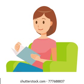 Mom wearing short-sleeved clothing is sitting on the sofa and reading books