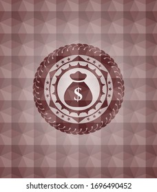 ícono de bolsa de dinero dentro del emblema rojo o placa con fondo de patrón geométrico abstracto. Sin inconvenientes.