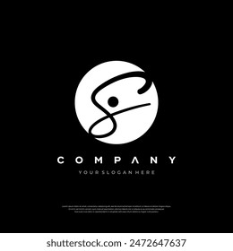 Un logotipo monocromático con una S estilizada dentro de un círculo