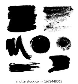 Monochrome abstrakte Vektorillustration Grunge Texturen. Set von handgezeichneten Pinselstrichen und -flecken.