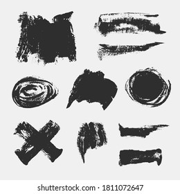 Monochrome abstrakte Vektorgrunge-Texturen. Set von handgezeichneten Pinselstrichen und -flecken.