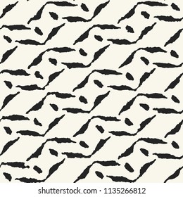 Monochrome Broken Dotted Stripe Pattern