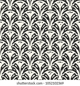 Monochrome Broken Seigaiha Wavy Pattern