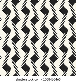 Monochrome Dashed Zigzag Checked Pattern
