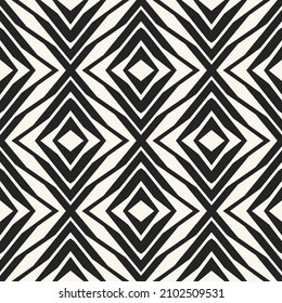 Monochrome Ethnic Diamond Checked Pattern