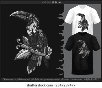 Artes de mandala de ave monocroma Hornbill aisladas en camisetas blancas y negras.