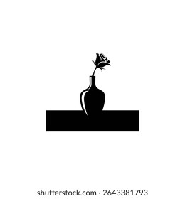 Imagen monocromática que muestra una rosa en un jarrón, colocada en una mesa de exhibición; presentada en una estética de ilustración minimalista en blanco y negro para un diseño moderno.