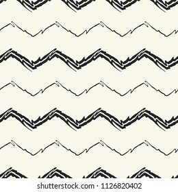 Monochrome Variegated Contour Chevron Pattern