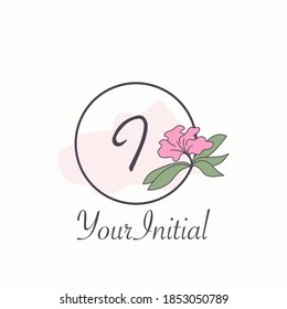 Monograma Letra femenina inicial I Logo Concepto Naturaleza Círculo Vector de flores Diseño
