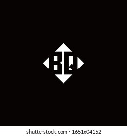 Diseño del logotipo de monograma con forma cuadrada de diamante aislada en fondo negro