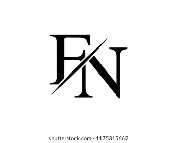 La letra con el logotipo FN en monogramo se corta