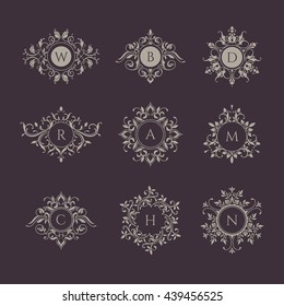 Monogrammkollektion für Karten, Einladungen, Menüs, Etiketten. Grafische Design-Seiten, Geschäftszeichen, Boutiquen, Cafés, Hotels. Klassische Design-Elemente für Hochzeitseinladungen. 
