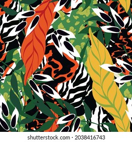 Motley Jaguar and Palm Vector Seamless Pattern. Floral Cheetah Print. Safari Background. Tiger and Leaves Bright Wild Illustration.