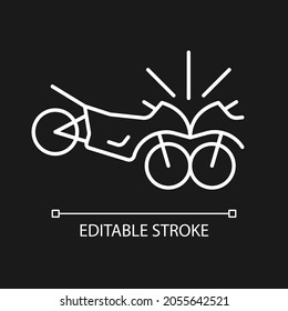 Motorcycles accident white linear icon for dark theme. Head-on collision of two motorcyclists. Thin line customizable illustration. Isolated vector contour symbol for night mode. Editable stroke