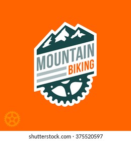 Logo de la insignia de ciclismo de montaña con acentos gráficos