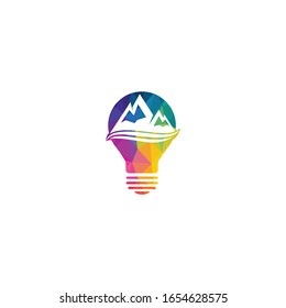 Vector de diseño de plantillas de logotipo de bombilla de montaña.