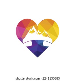 Plantilla de diseño del logotipo del vector de llamadas de montaña. Conjunto de teléfonos con diseño de logotipo de icono de montaña.	