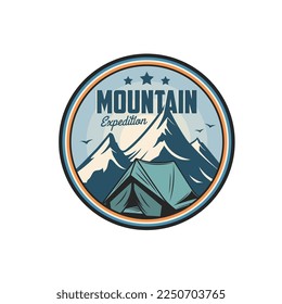 Icono de expedición de montaña, campamento de montañismo y placa vectorial de club de escalada. Turismo de montaña y excursionismo al aire libre, senderismo o acampada y símbolo de expedición alpina con estrellas y roca de monte