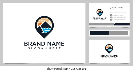 Montaña Forest Lake River con Pin Map Location for Travel Location Adventure Logo Design