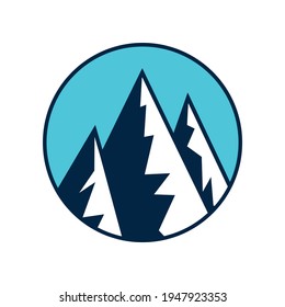 Icono de montaña estilo plano aislado en fondo blanco. Ilustración del vector