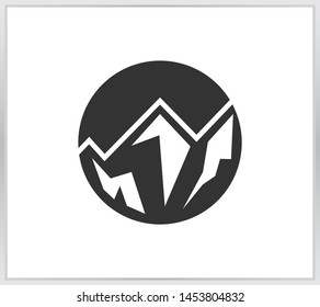 Mountain logo. mountain for adventure logos flat style isolated
