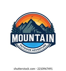 Ilustración vectorial de diseño de logo de montaña, aventura al aire libre. Gráfica vectorial para camisetas y otros usos.