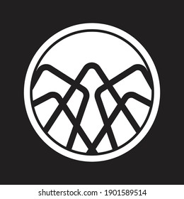 logotipo de montaña sobre fondo negro aislado