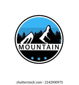 Vorlage für Mountain-Logo. Vektorgrafik einer Ikone, Abenteuer im Freien. Vektorgrafiken für T-Shirts und andere Anwendungen.
