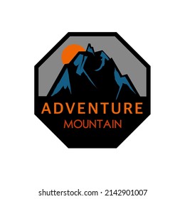 Plantilla de logotipo de montaña. Ilustración vectorial de un ícono, aventura exterior. Gráficos vectoriales para camisetas y otros usos.
