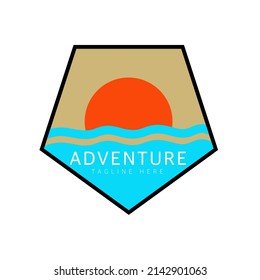 Plantilla de logotipo de montaña. Ilustración vectorial de un ícono, aventura exterior. Gráficos vectoriales para camisetas y otros usos.