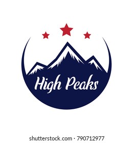 Logotipo de montaña con picos de montaña. Tarjeta retro mínima, etiqueta vintage para proyectos de marca.