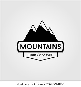logotipo de salida de montaña. expedición y exploración de las montañas
