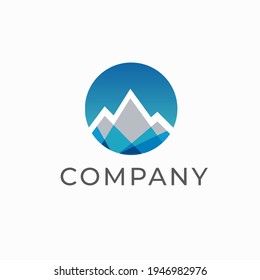 Logo-Design des Bergs in Vektorgrafik, Berg im Kreis