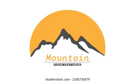 Montañas. Paisaje montañoso al fondo de la puesta de sol o amanecer. Ilustración vectorial para logotipos y diseño creativo. Estilo plano